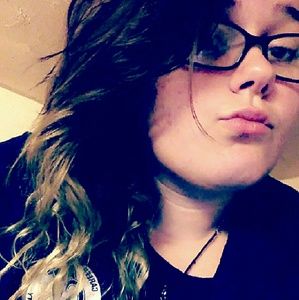 Meet your Posher, Teya