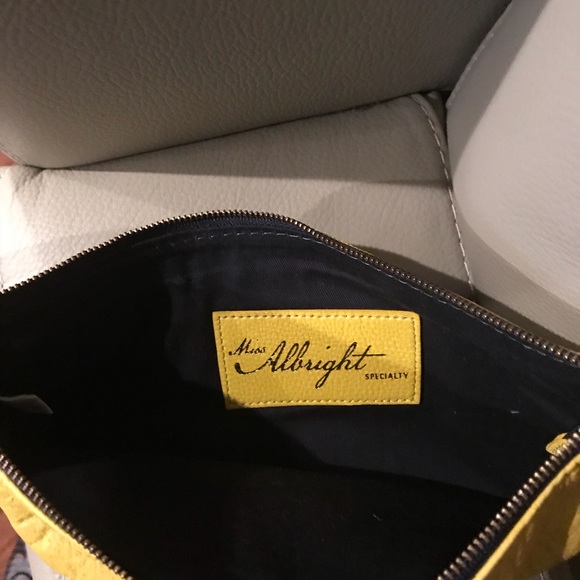 Yellow wristlet - Picture 2 of 2