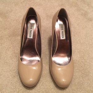 Steve Madden nude pumps