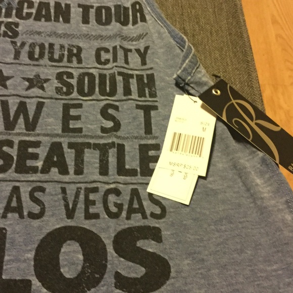 Tank top. Size medium - Picture 2 of 4