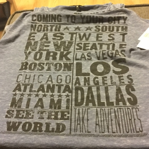 Tank top. Size medium - Picture 4 of 4