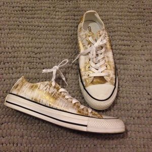 gold chucks mens 6, womens 8