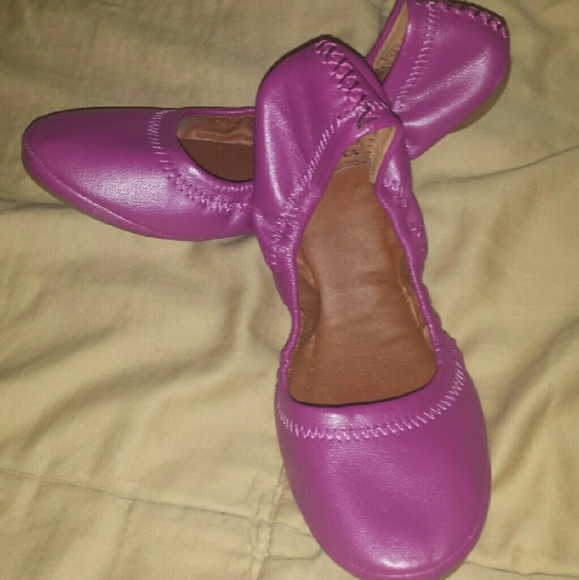 Lucky magenta flats - Picture 1 of 2