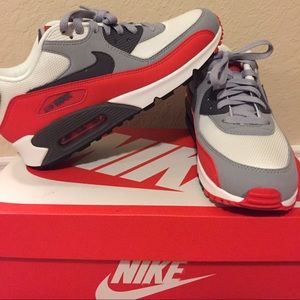 Nike Air Max 90 Essential