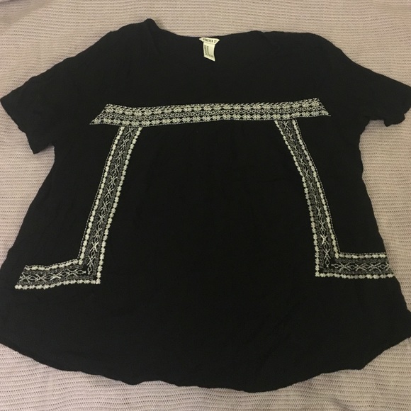 Forever 21 Black Top White Native Design