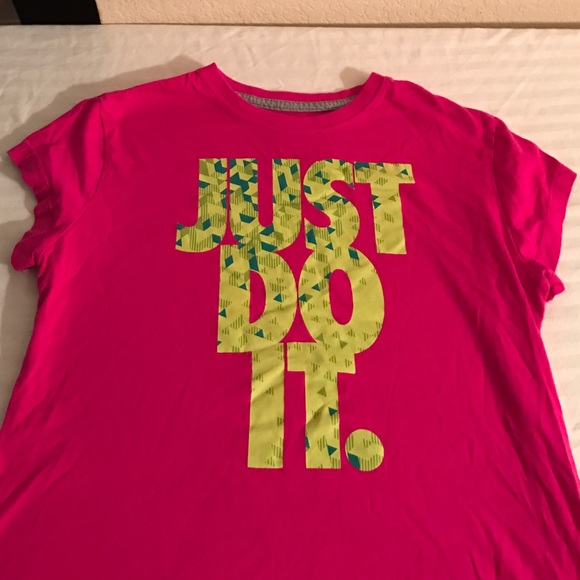 Nike girls t shirt