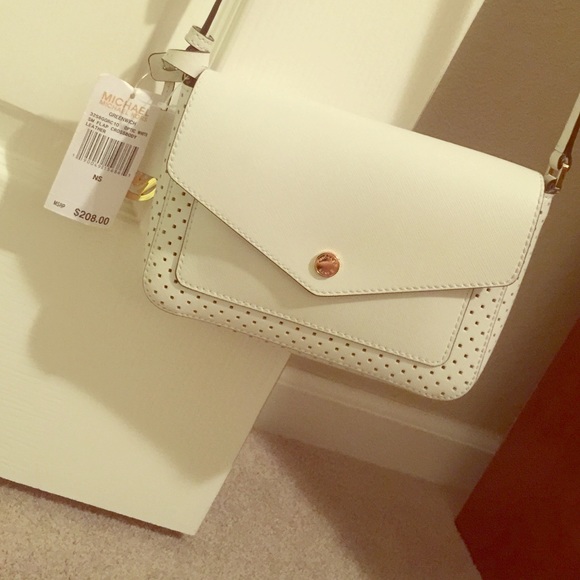 GETTING RID OF IN 2 DAYS💘MK crossbody💘