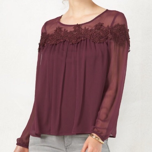 LC Lauren Conrad Tops - Lauren Conrad Lace-Applique Swing Top. Large