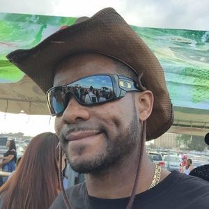 Meet your Posher, Isaias