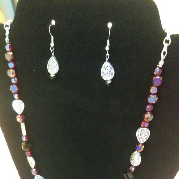 Handmade bracelet, necklace and earrings - Picture 3 of 4