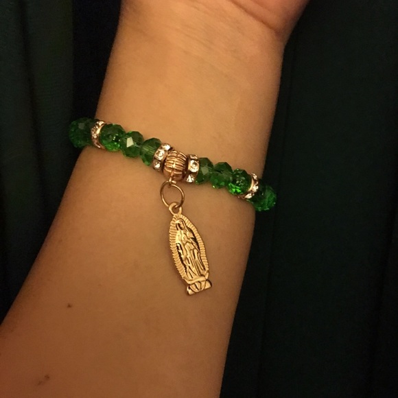 Religious Virgin Mary glass beat bracelet - Picture 2 of 2