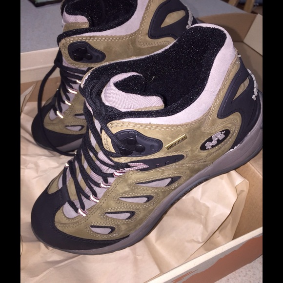 Merrell reflex mid gore Tex boots