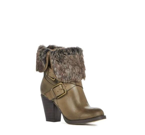 Boots - Picture 4 of 4