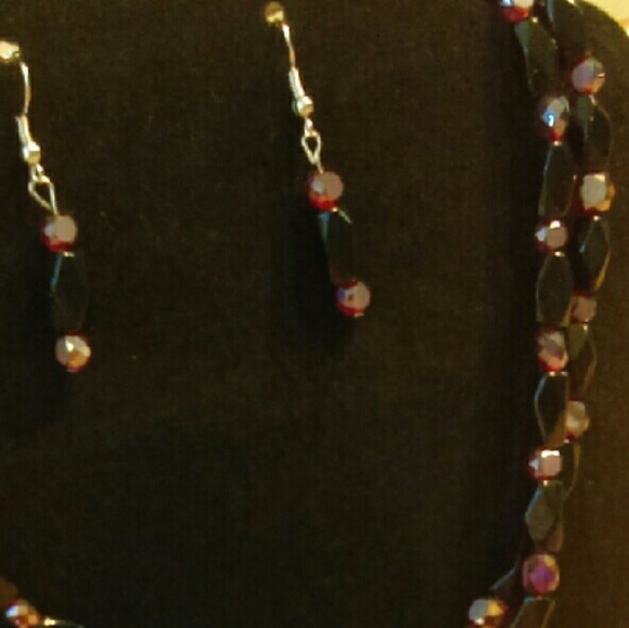 Handmade bracelet, necklace and earrings - Picture 3 of 3