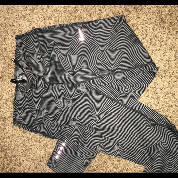 Nike dri fit leggings - Picture 2 of 8