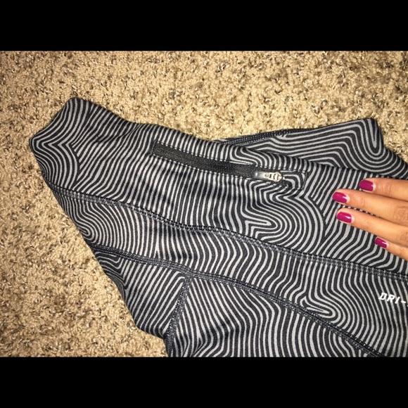 Nike dri fit leggings - Picture 3 of 8
