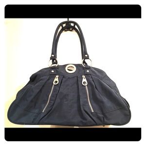 Navy shoulder bag. Lots of space!