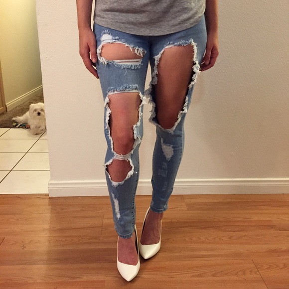 •LAST ONE• Super Destroyed Skinny Ankle Jeans - Picture 4 of 4