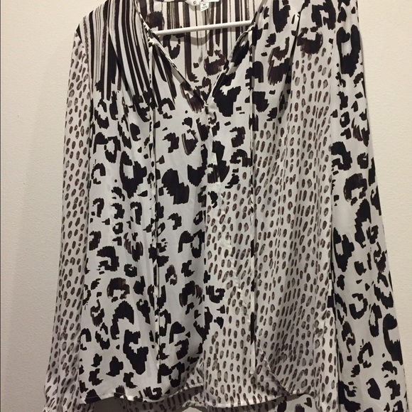 CAbi wrap front top size Medium