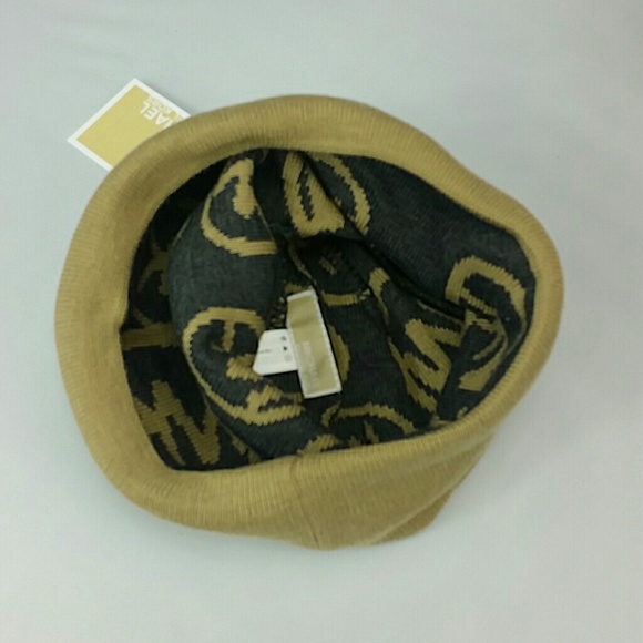 🚨LAST DAY🚨💯Authentic Michael Kors beanie - Picture 2 of 4
