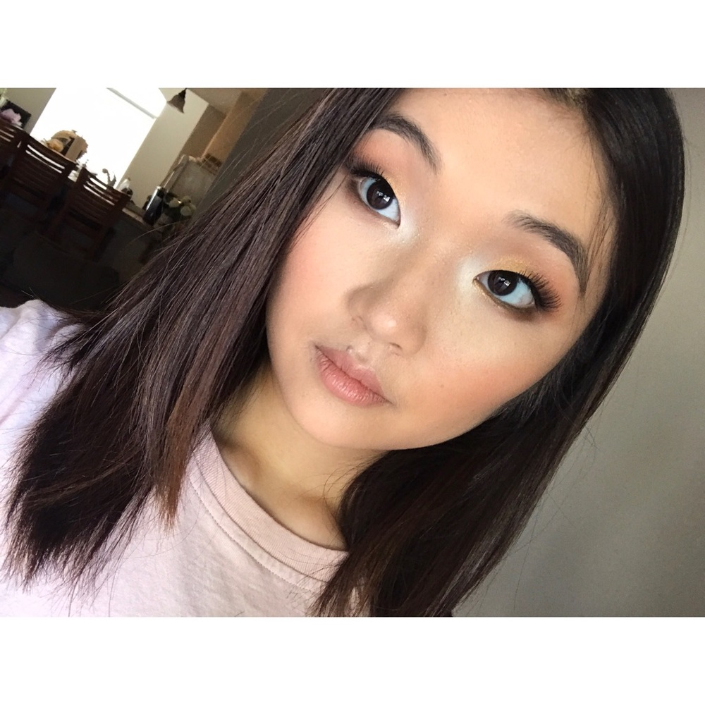 Meet your Posher, Lina