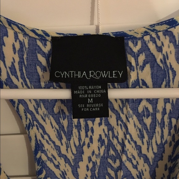 White&blue printed top 👚 - Picture 3 of 3