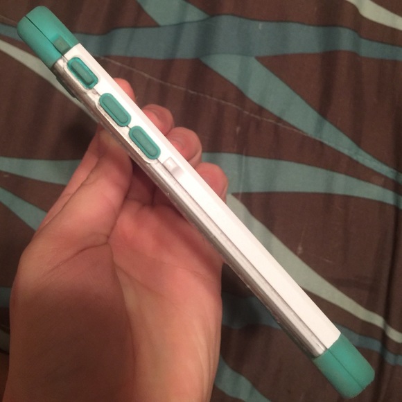 iPhone 6 Nuud lifeproof case! - Picture 4 of 4