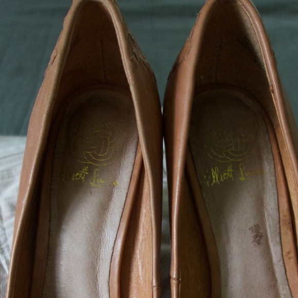 SOLD // Elliott Lucca size 7.5 - Picture 2 of 4