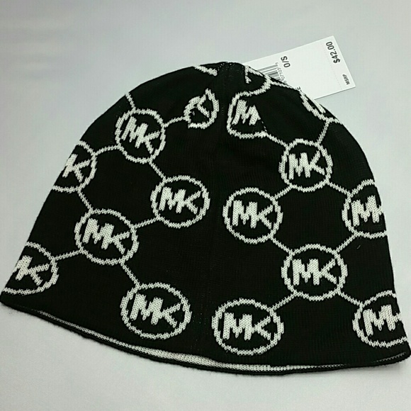 🚨SOLD OUT🚨💯AUTHENTIC Michael Kors Beanie NWT - Picture 2 of 4