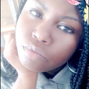 Meet your Posher, Briana