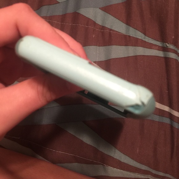 Teal otterbox case! - Picture 3 of 4