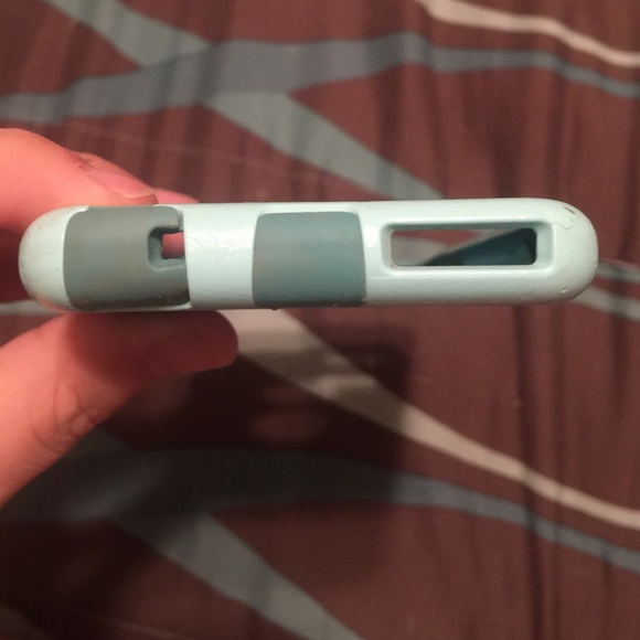 Teal otterbox case! - Picture 4 of 4