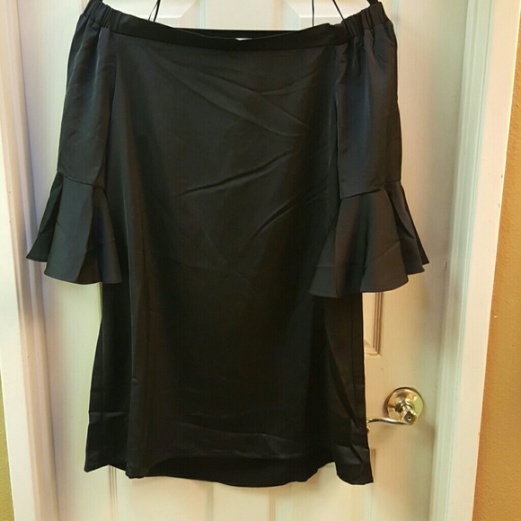 MONIQUE OFF THE SHOULDER DRESS - Picture 3 of 3