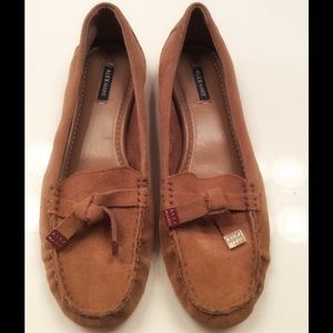 Cute tan flat shoes