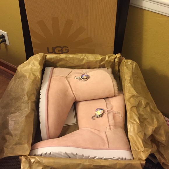 UGG Bailey Button Light Pink Boots