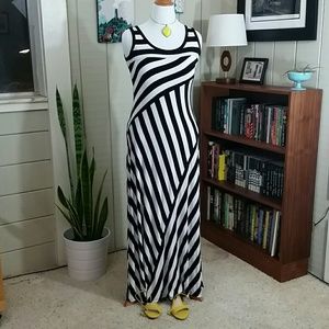 *SALE* CALVIN KLEIN maxi black and white dress