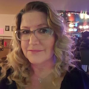 Meet your Posher, Carolyn