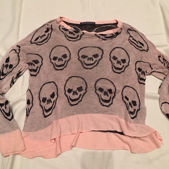 Brandy Melville Cropped Skull Long sleeve