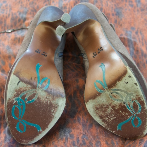 SOLD // Perfect booties for NYE and the holidays - Picture 4 of 4