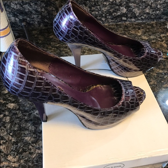 Qupid Peep Toe Heels - Picture 2 of 4