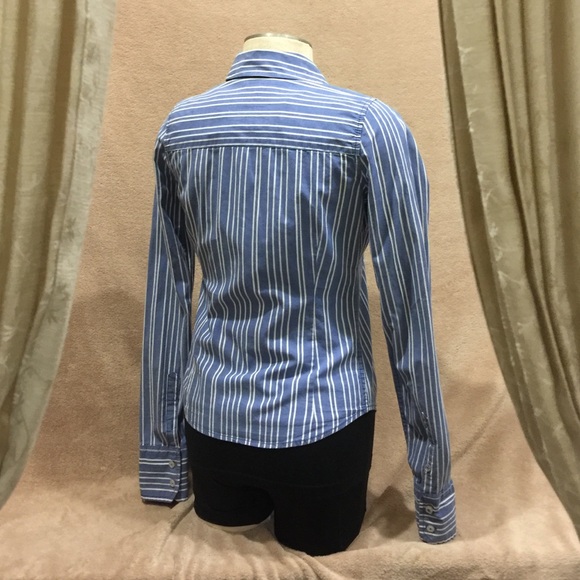 Hollister Top - Picture 2 of 4