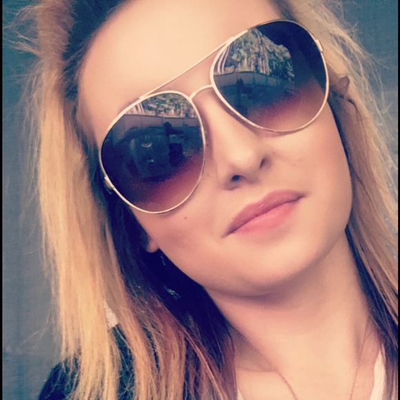 Meet your Posher, Brianna - Picture 1 of 1