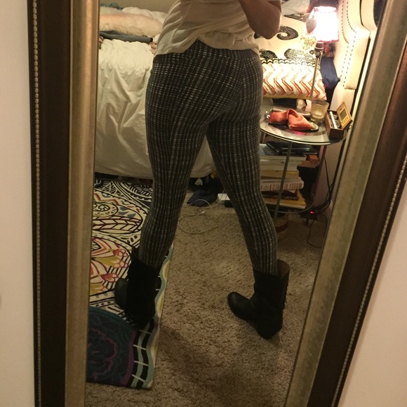 High End Leggings View 3