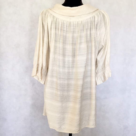 Vertigo Paris Ivory Blouse - Picture 3 of 4