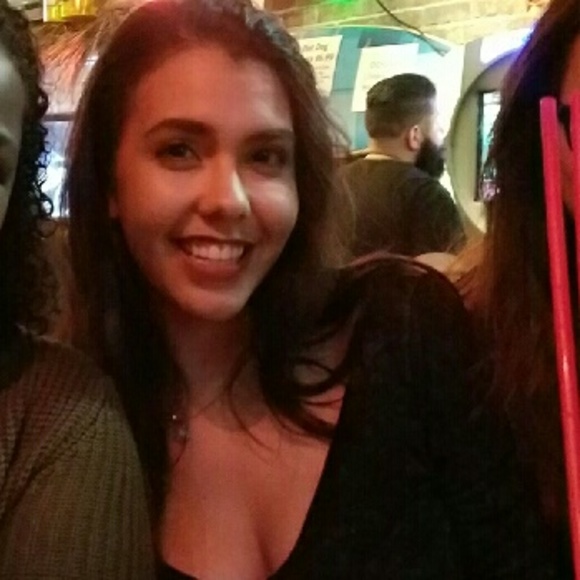 Meet your Posher, Kimberly - Picture 1 of 1