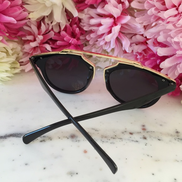 "Madeline" Sunglasses || Black & Jet Black - Picture 2 of 6