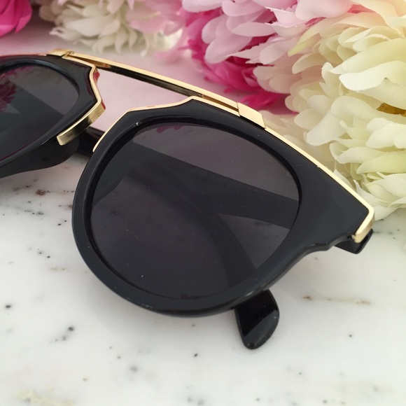 "Madeline" Sunglasses || Black & Jet Black - Picture 3 of 6