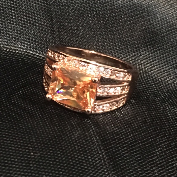 Ring - Picture 1 of 4