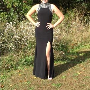 Elegant High-Neck Prom/Homecoming Dress