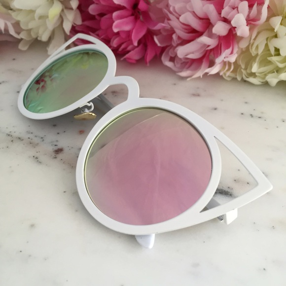 "Jemima" Sunglasses || Light Pink Mirror Cat Eye - Picture 3 of 5